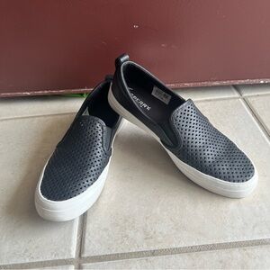 Women’s Sperry Crest Scallop Perf Leather Boat Shoes - Size 9